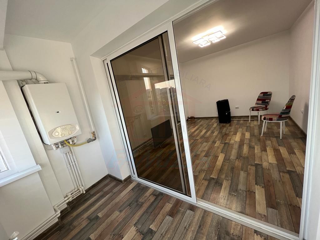 Inchiriem apartament cu 3 camere in centrul orasului, pret 500 euro - Poză 11