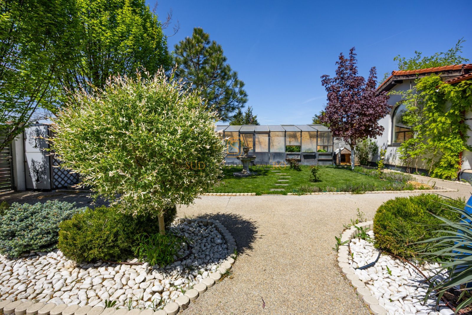 Resedinta spectaculoasa  – Vila exclusivista deschidere directa la lac - Poză 41