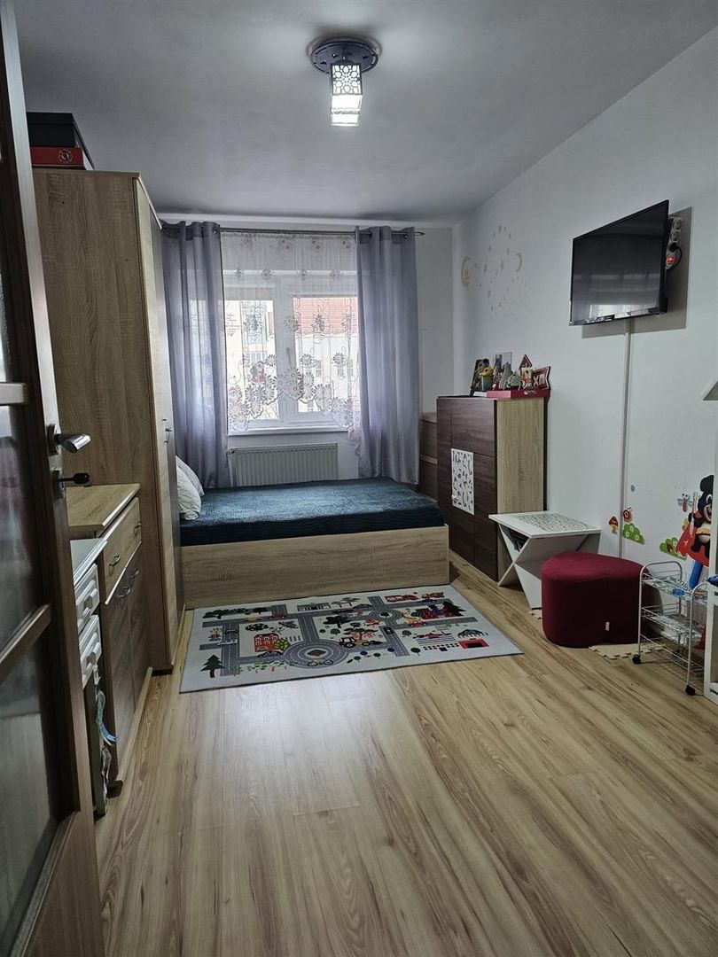 Apartament 3 camere, Cetate, et.3, pivnita, bloc caramida - Poză 10