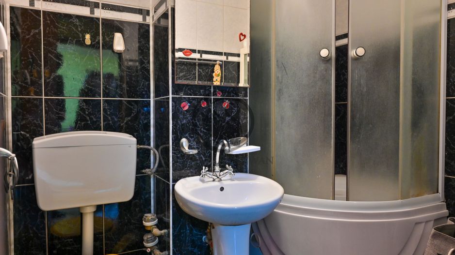 Apartament cu 3 camere de vanzare | Mobilat | Malu Rosu | Comision 0% - Poză 13