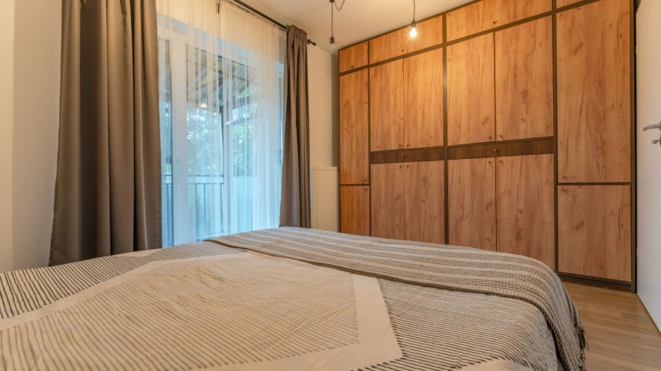 2 camere decomandat mobilat utilat cu gradina - Poză 5