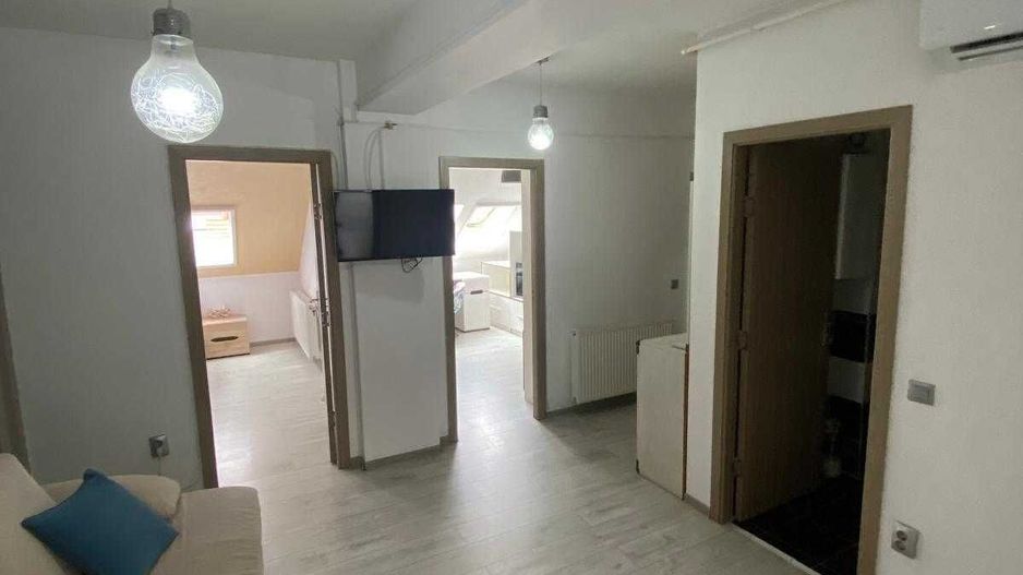 Apartament 3 camere semi-central - Poză 2