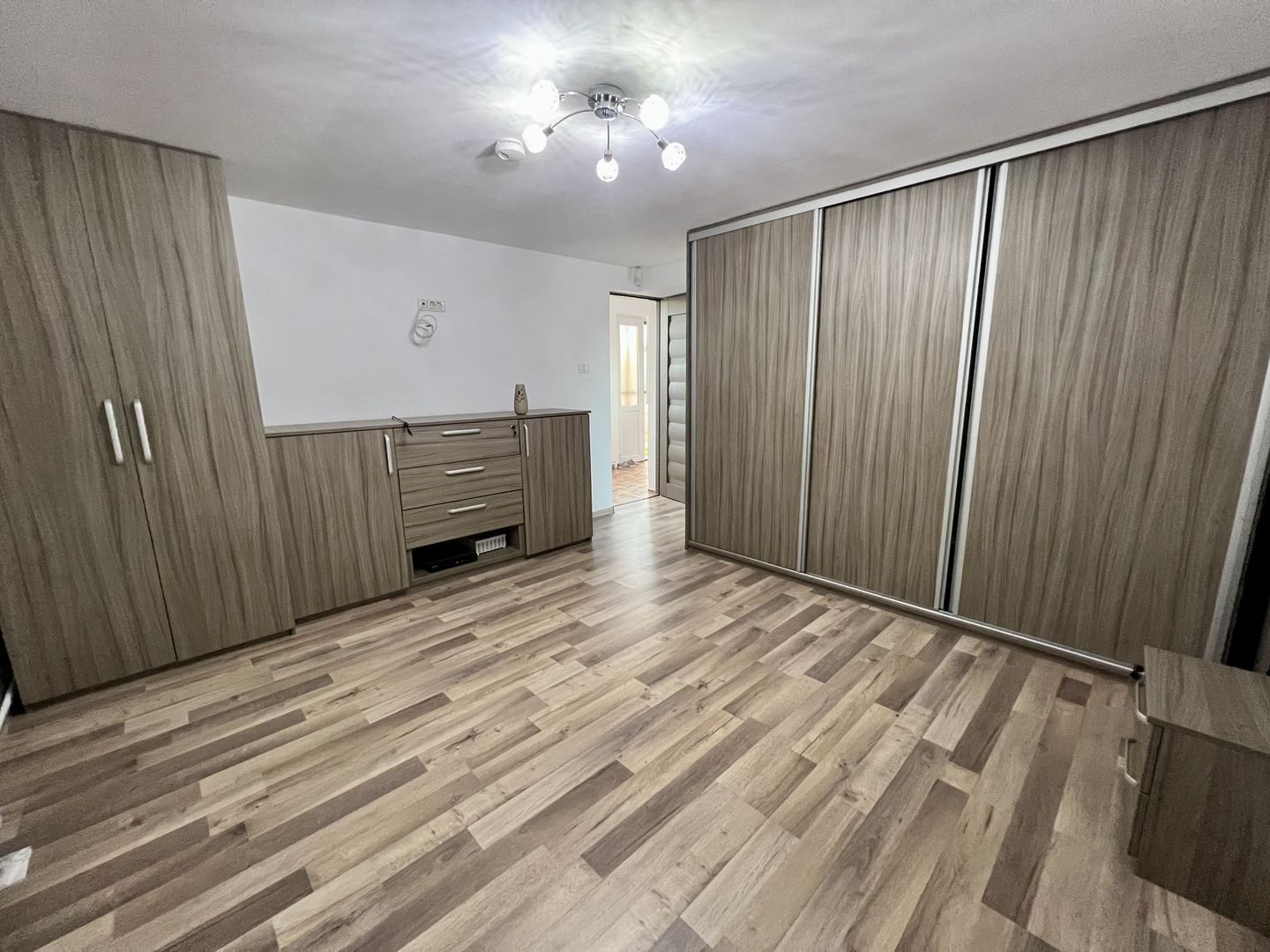 CASA CU TEREN GENEROS - Poză 7