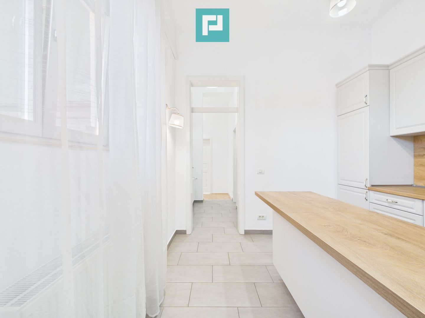 Apartament 3 camere, renovat în Zona Ultracentală - Poză 1