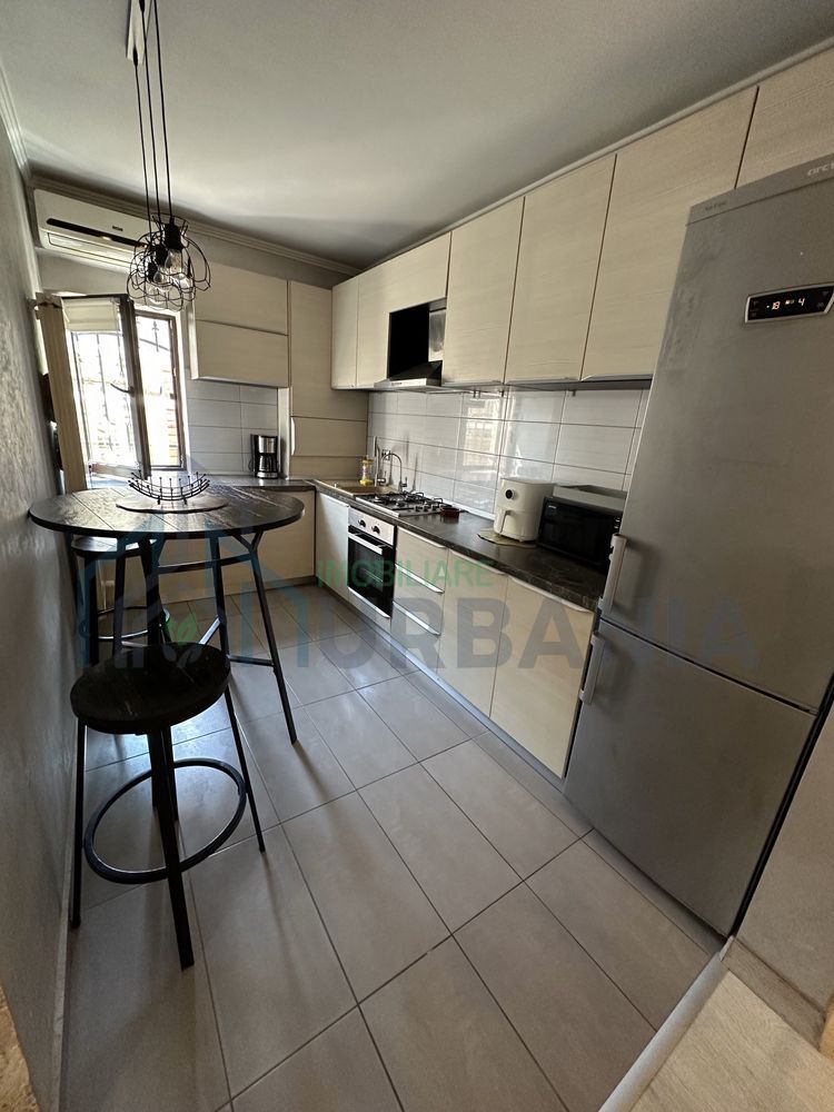 Inchiriez apartament 2 camere, ultracentral, langa Palas Campus, 500€ - Poză 3