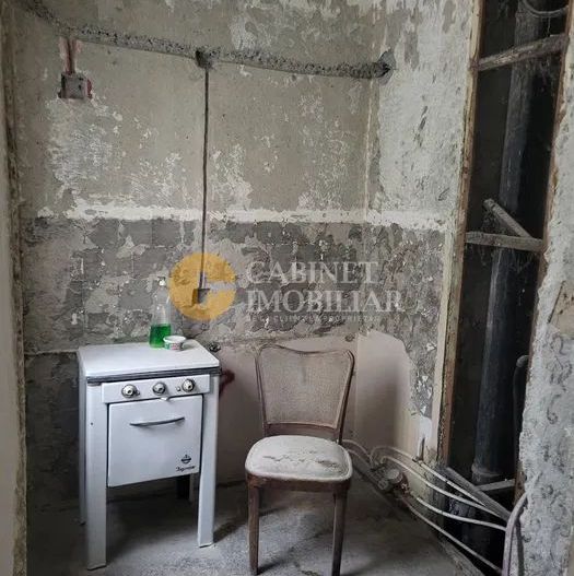 Ocazie Unică în Tătărași, Iași – Apartament cu 2 camere, gata de renovare - Poză 4
