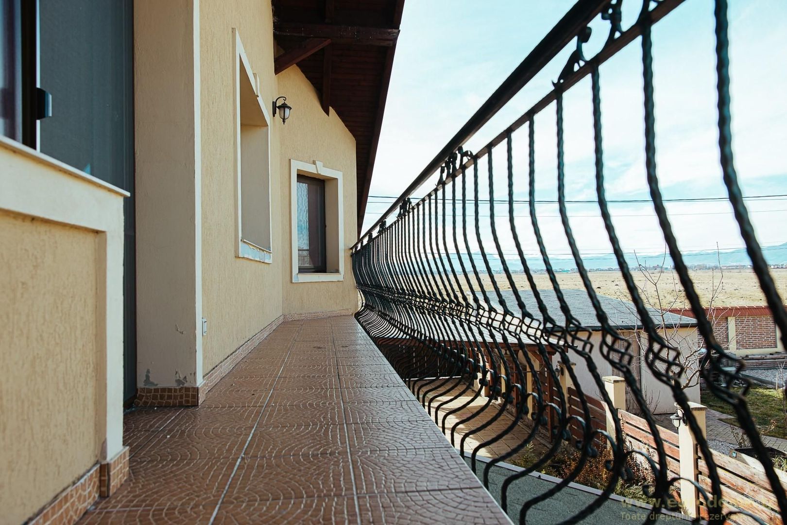 Casă nouă, intrare Stupini - Poză 32