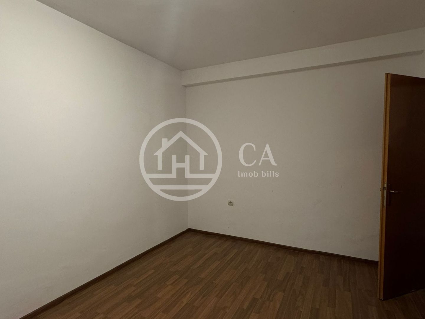 Casă de închiriat cu 4 camere în Cartierul Europa, Oradea - Poză 3