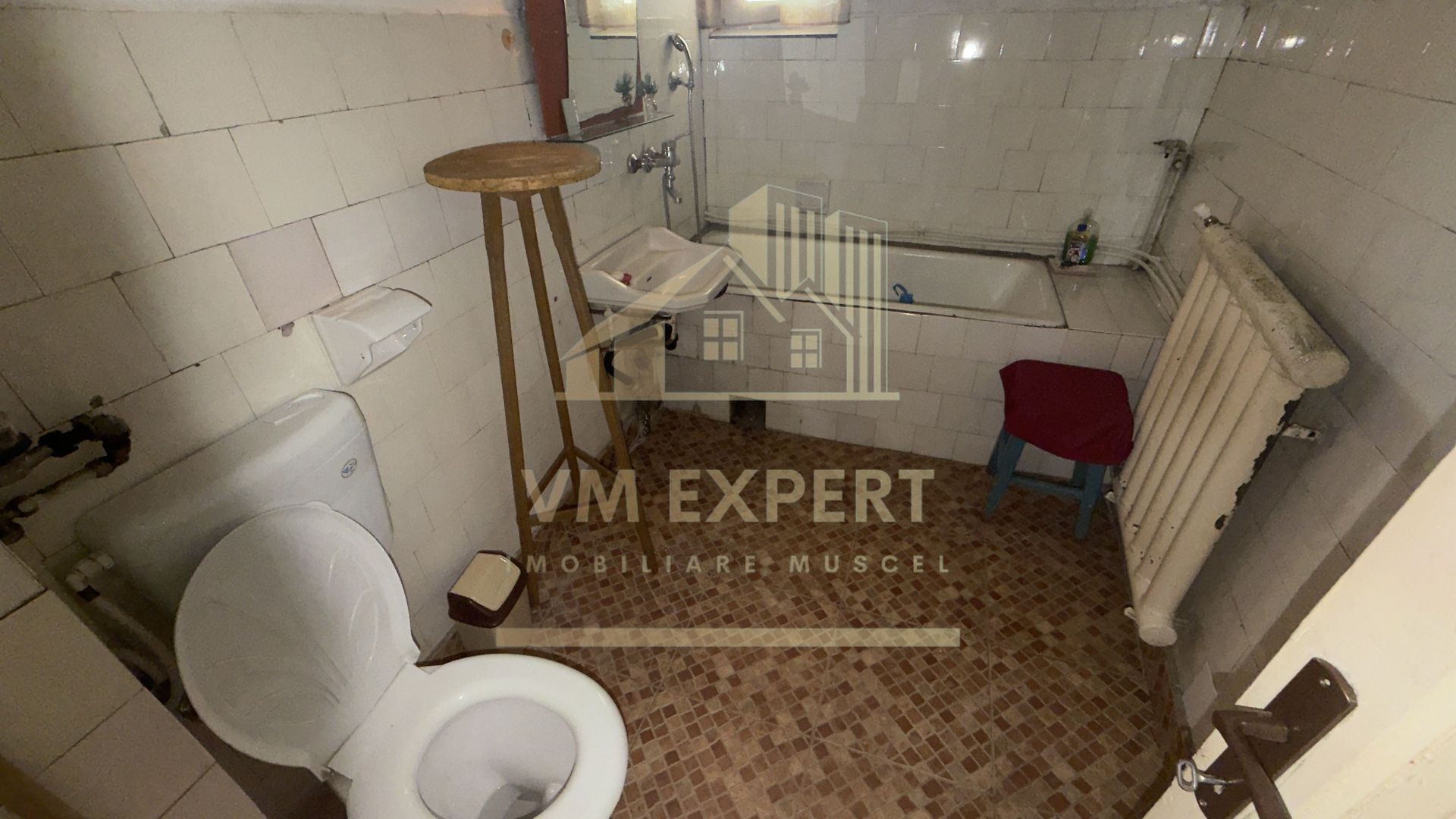 APARTAMENT 2 CAMERE ETAJ 4 ZONA ULTRACENTRALĂ CAMPULUNG - Poză 9
