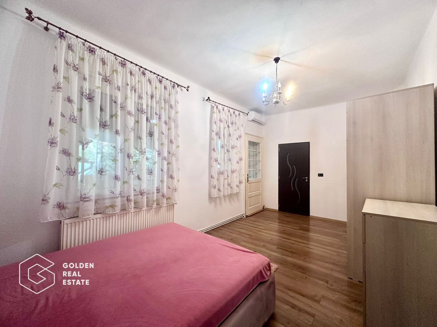 Casa centrala cu 3 camere, curte privata și gradina - Poză 7