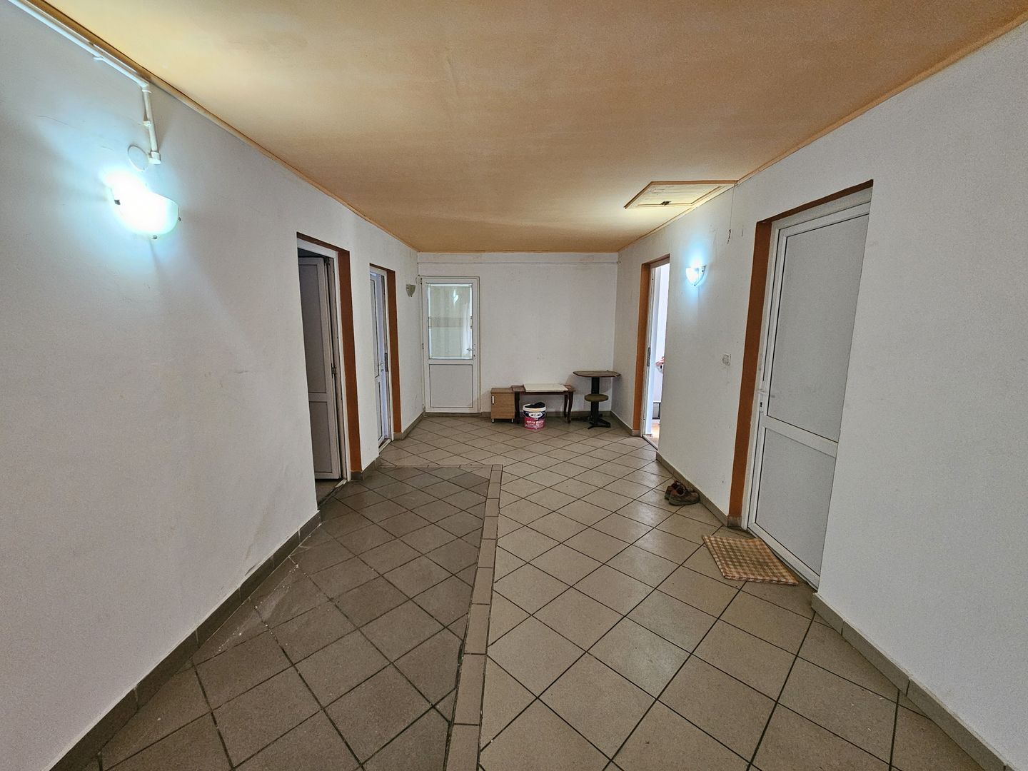 Spatiu comercial/camere cazare - 7 camere 135 mp Baicoi Prahova! - Poză 6