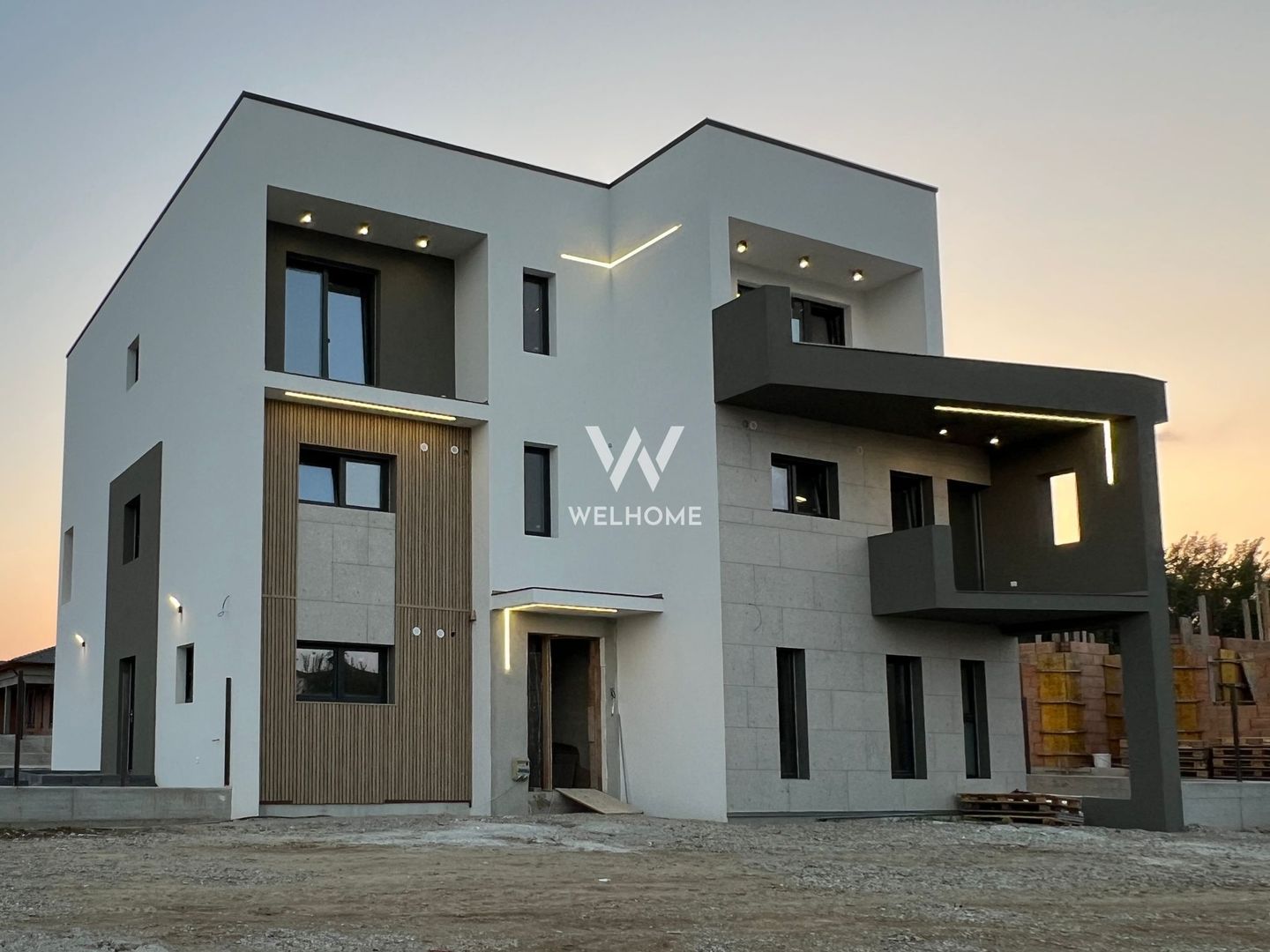 Apartament la Vila, 4 camere si gradina privata - Poză 8