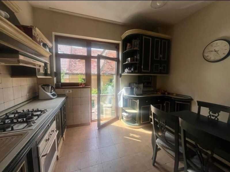 APARTAMENT 3 CAMERE LA CASA CENTRAL | CURTE PROPRIE | VICTORIEI/ PARCUL SUBARINI - Poză 3