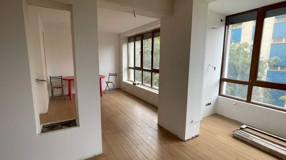 BRASADAS vinde ap 4 cam etaj 3/4 in zona ULTRACENTRALA. - Poză 1