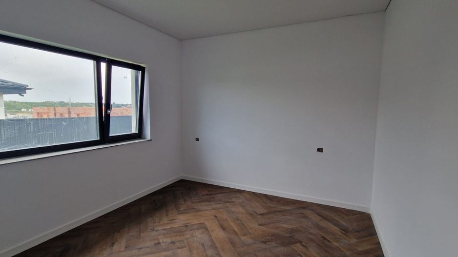 Casa 3  camere INTABULATA 70 mp.  Bucium Visan 140000 euro - Poză 6