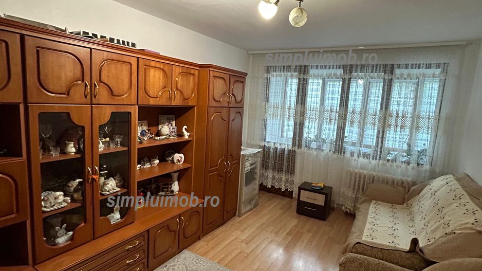 Decomandat spatios posibilitate centrala proprie 3 cam Obregia - Poză 1