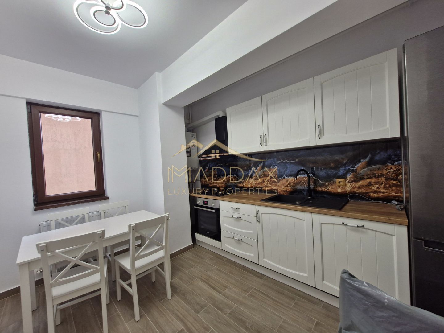 Apartament *4 camere *110mp* // Parcare - Poză 23