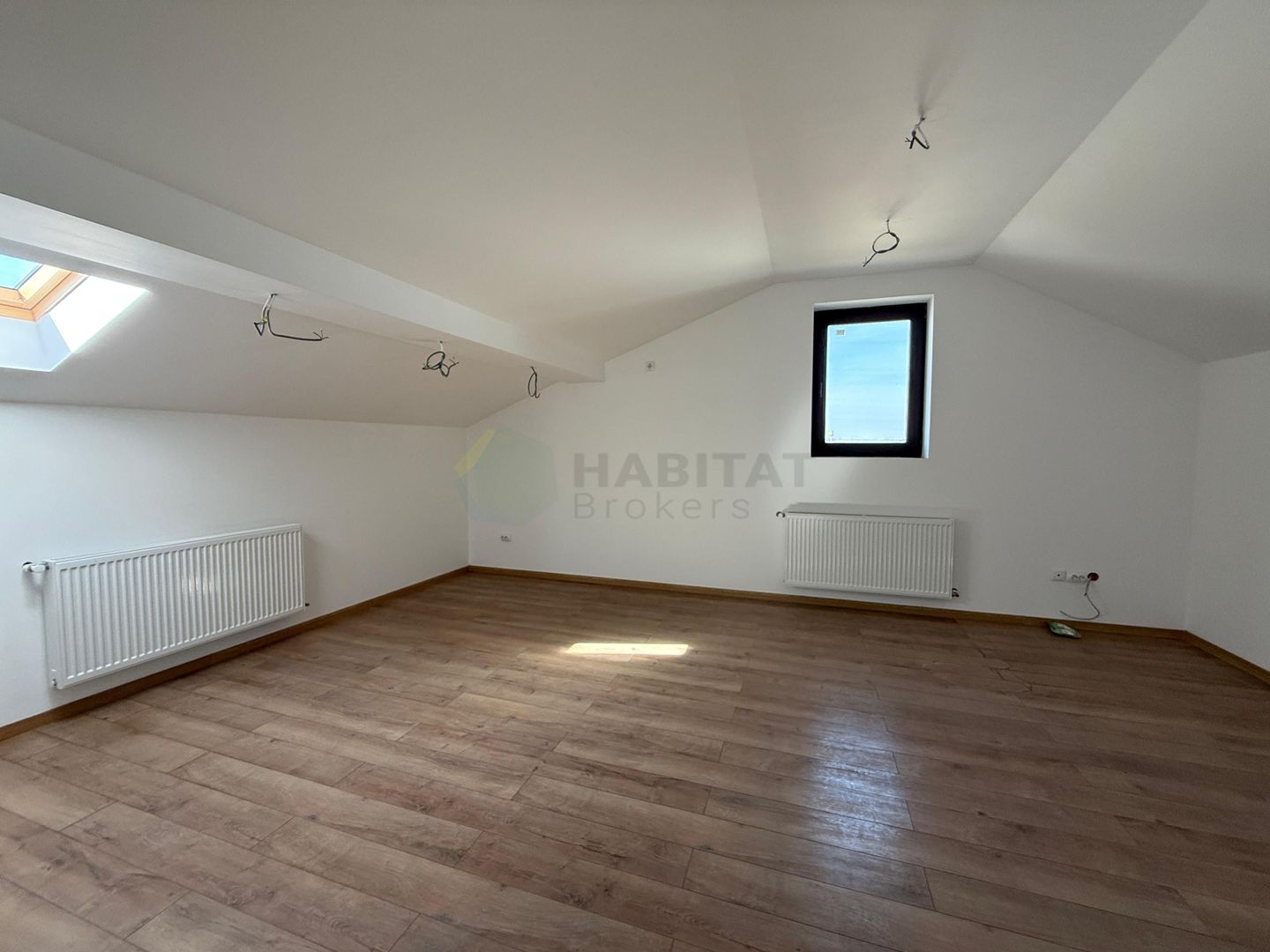 Casă modernă 2025 | Tunari – spațiu generos și localizare excelentă - Poză 13