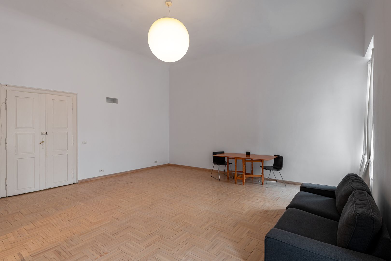 Apartament-galerie la kilometrul zero | 2 camere + mezanin, 2 băi - Poză 3