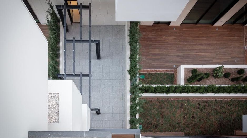 One Charles de Gaulle - Poză 6