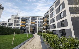 Apartament 3 camere, bloc nou, balcon, zona VIVO! - Poză 1