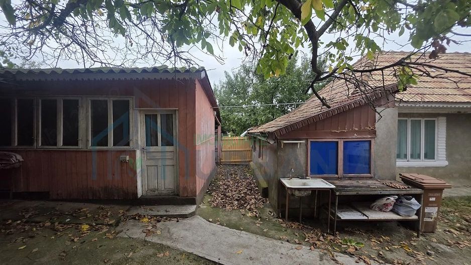 Ansamblu rezidențial cu 2 case în Scoposeni, comuna Gorban – teren 2400 mp, utilități complete - Poză 10