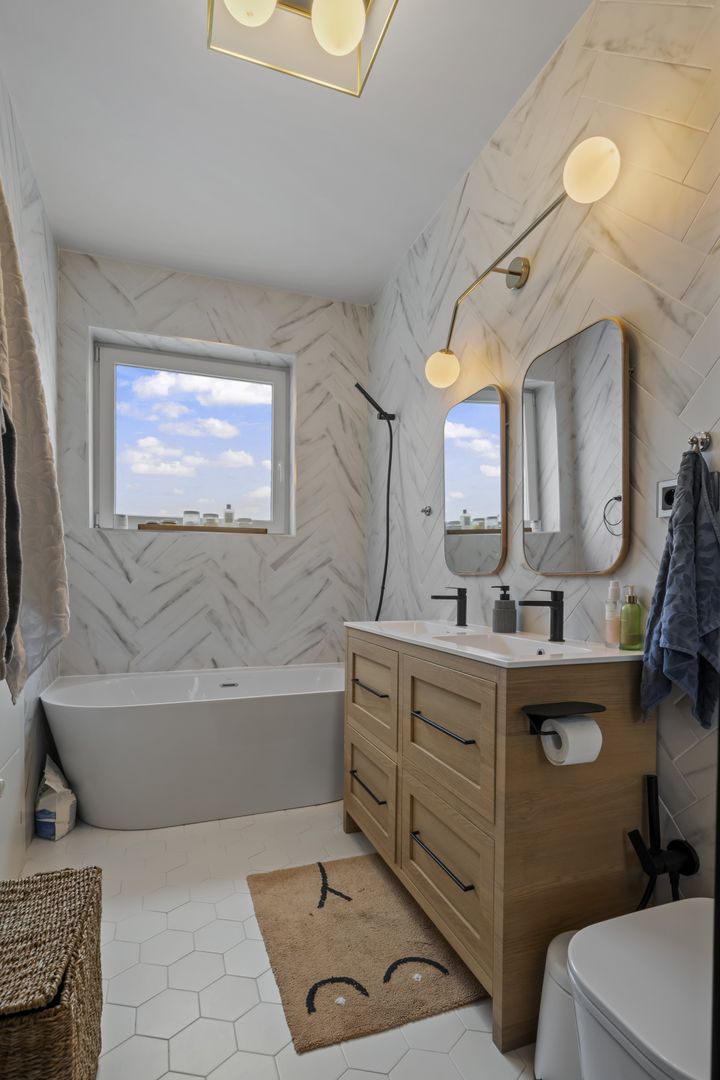 The Panoramic Signature: A Lifestyle Penthouse in Floreasca's Prime Waterfront - Poză 14