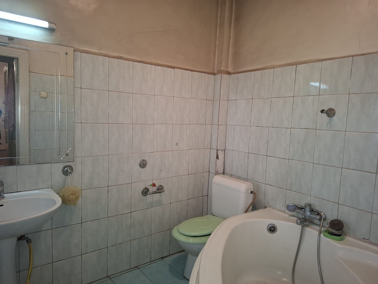 URGENT!, TEREN IN PROPRIETAE, RENOVATA IN 1996, NEGOCIABIL - Poză 14