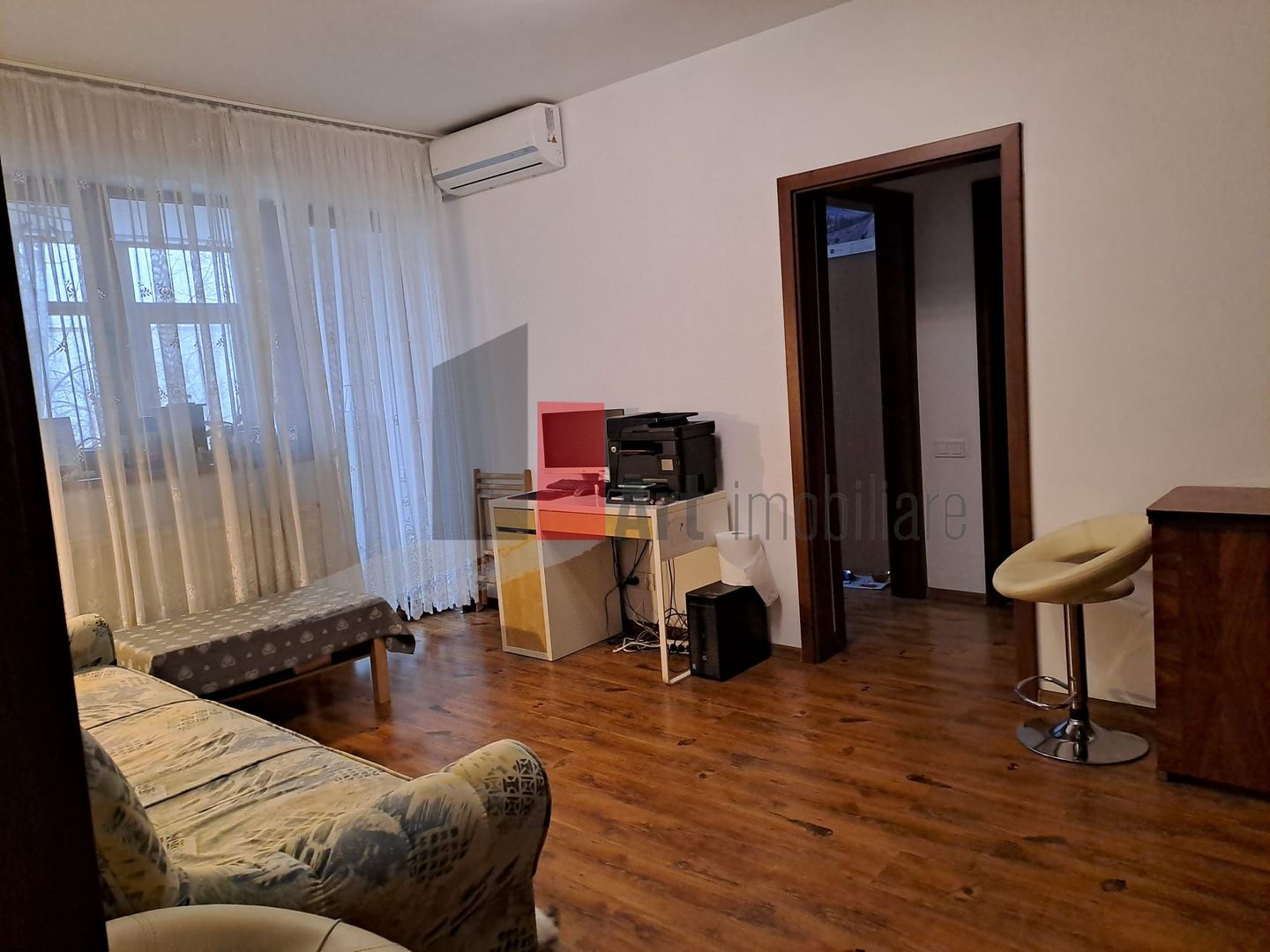 Vânzare apartament 2 camere cu centrală - Str. Progresului - Veseliei - Poză 2