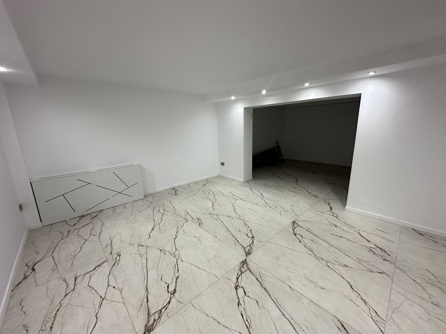 VIla S+P+1+M | Teren de 1000mp | Lift Interior | Finisata Complet - Poză 14