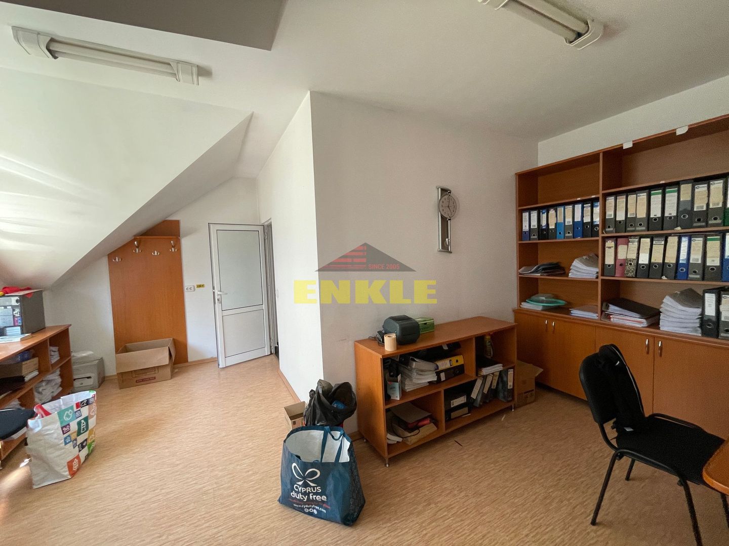 De vânzare: Hală industrială cu anexă birouri/apartament - Poză 3