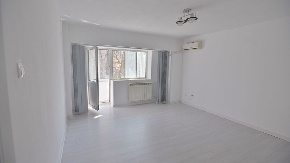 Vanzare Apartament 2 Camere Stradal Bd.Decebal - Rond Alba Iulia - Poză 3