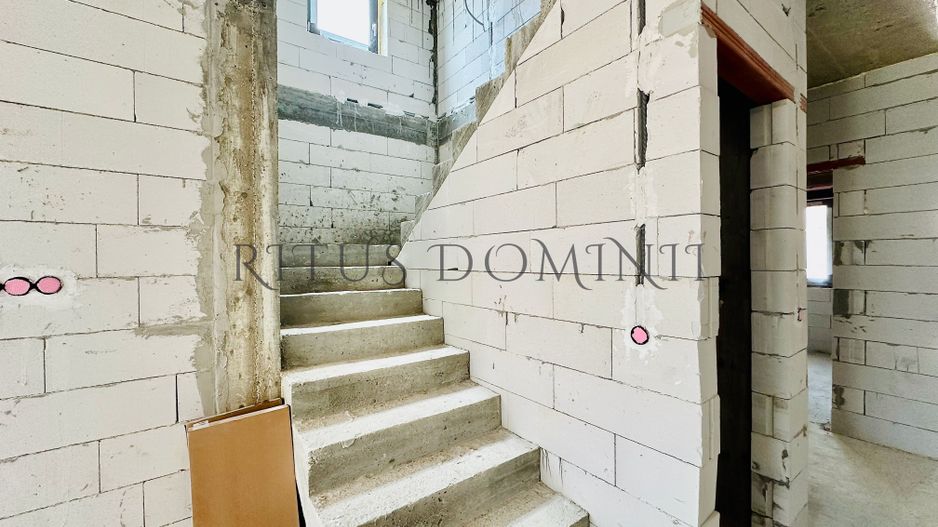 Duplex Superb cu 8 camere, Parcul 22 Decembrie, 376mp - Poză 2