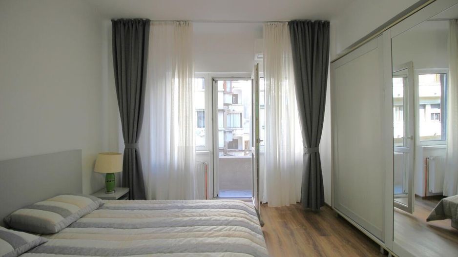 Piata Romana, 4 camere 138 MP total, Etaj 2/9, renovat - utilat, liber - Poză 15