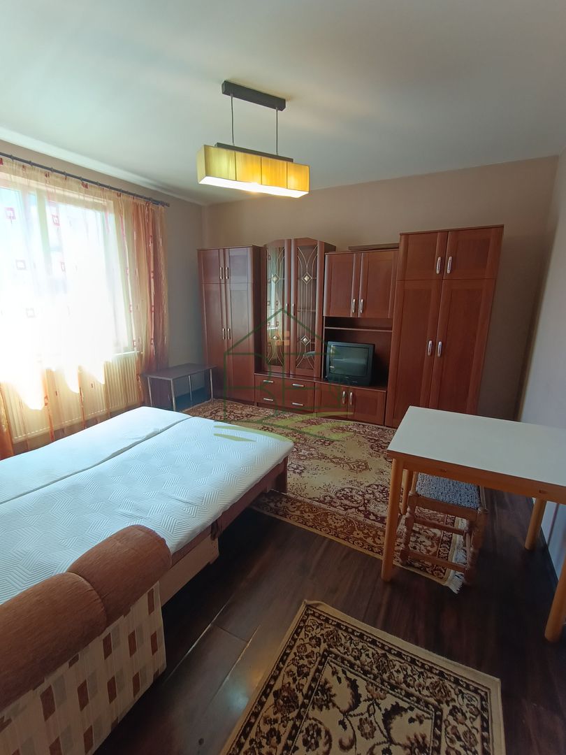 Garsonieră de inchiriat, luminoasă, cu balcon și loc de parcare - Poză 1