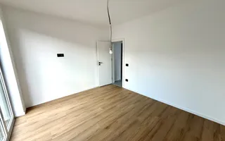 Apartament cu 4 camere pe 2 nivele in Giroc - Poză 12