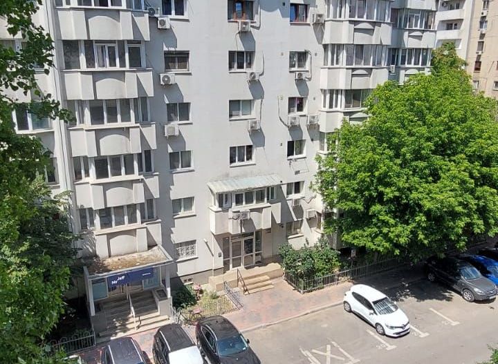 Bd. Unirii, 3 camere, 2 bai, centrala termica, parcare, lux - Poză 35