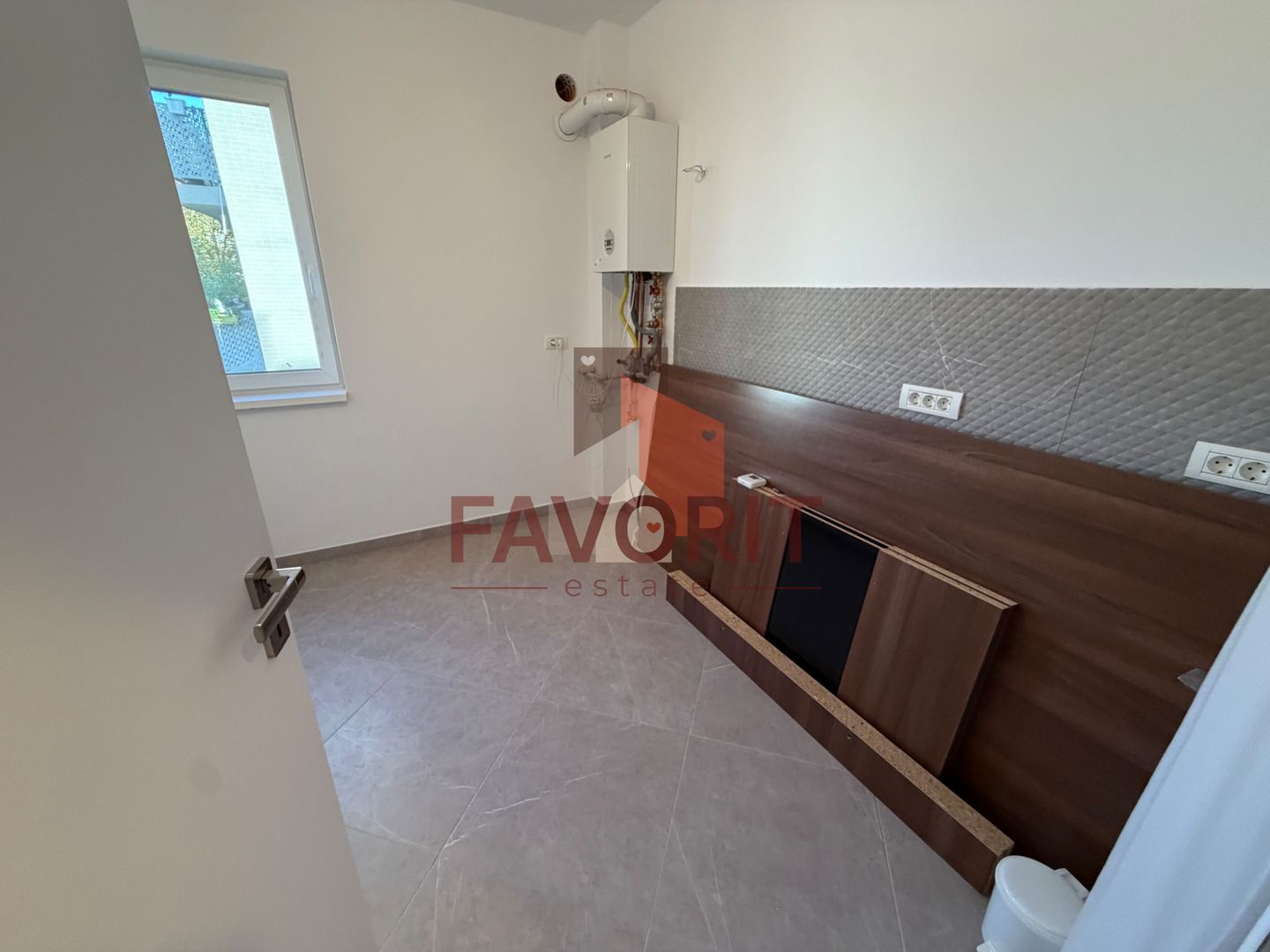 Disponibil imediat. Decomandat. Pozitie excelenta - Poză 2