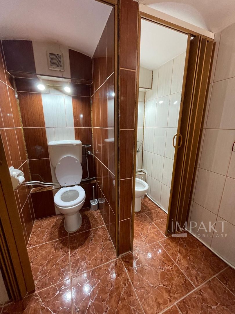 Spatiu comercial cu vad bun de inchiriat in zona centrală! - Poză 17