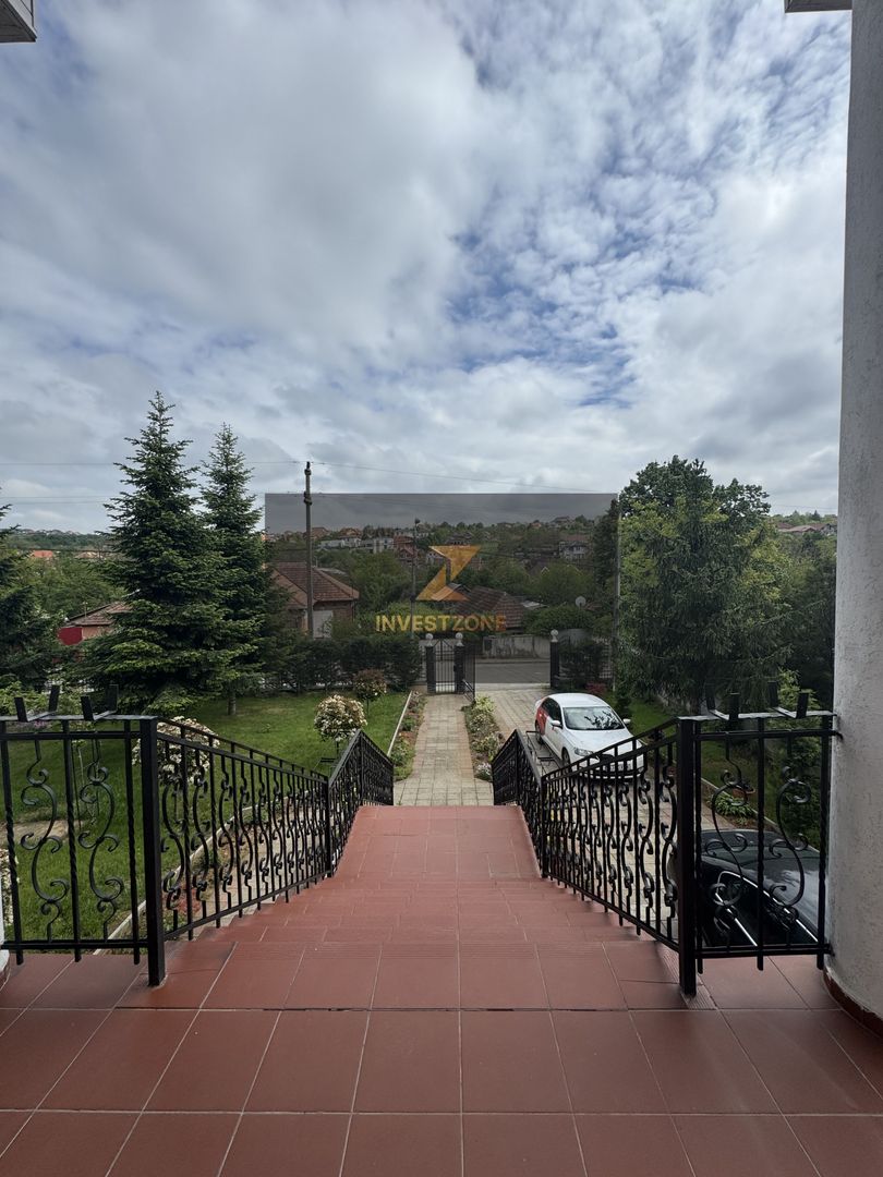 Casa spațioasă în Oradea str Izvorului - Poză 8