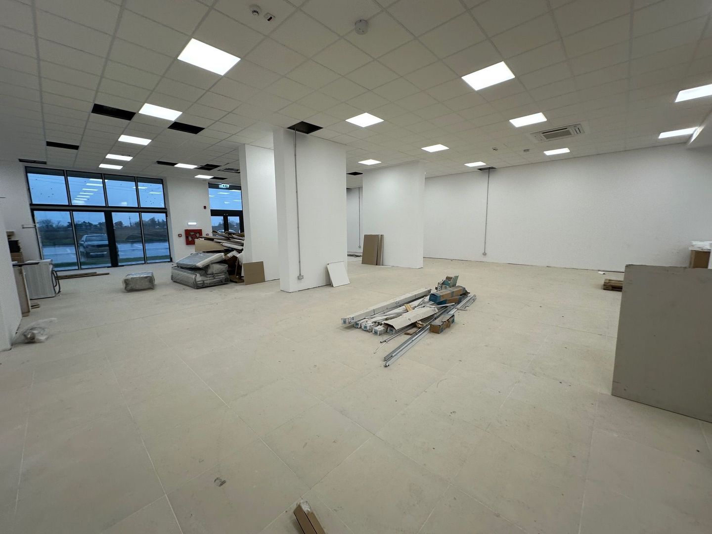Spatiu comercial 425  mp / 12 locuri de PARCARE - Poză 6