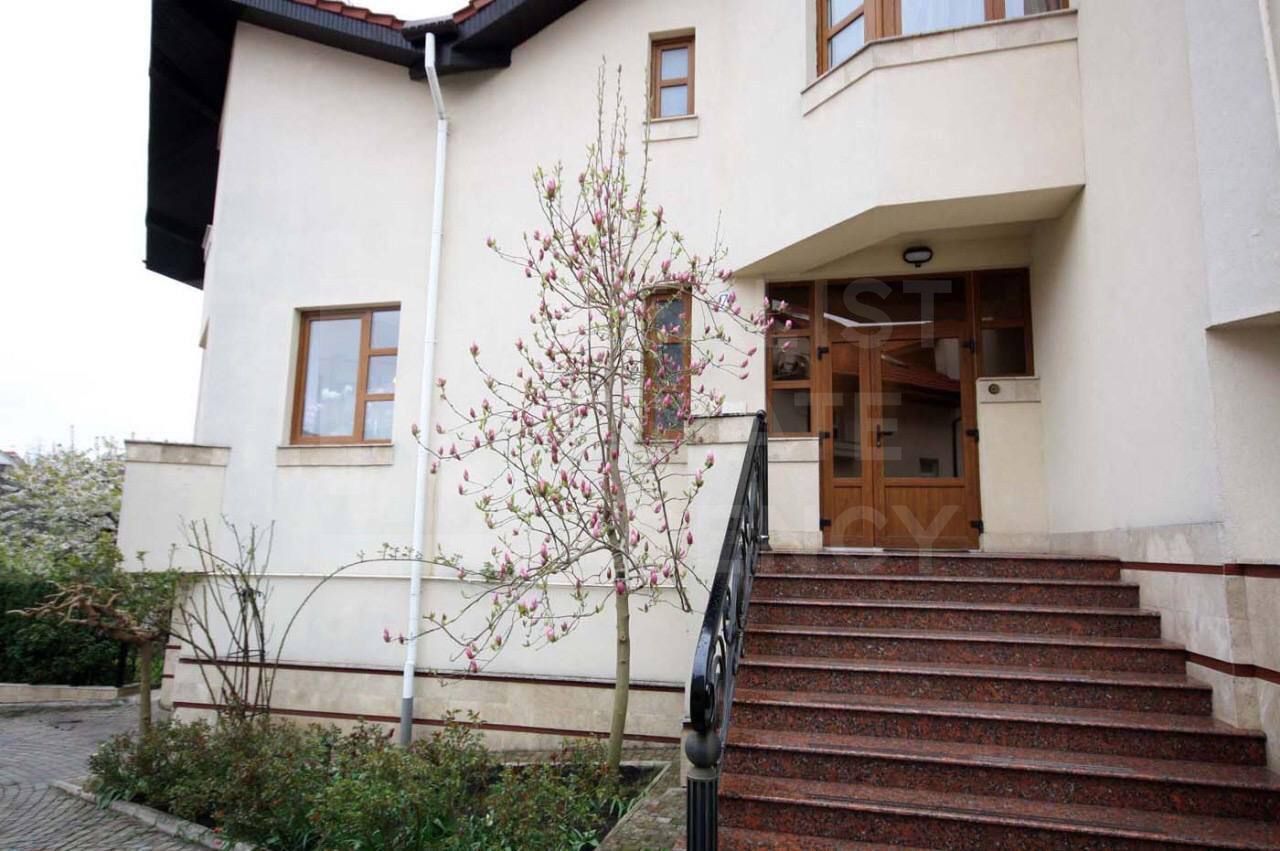 Chirie casa, 5 camere, strada Dîmbului, Centru - Poză 1