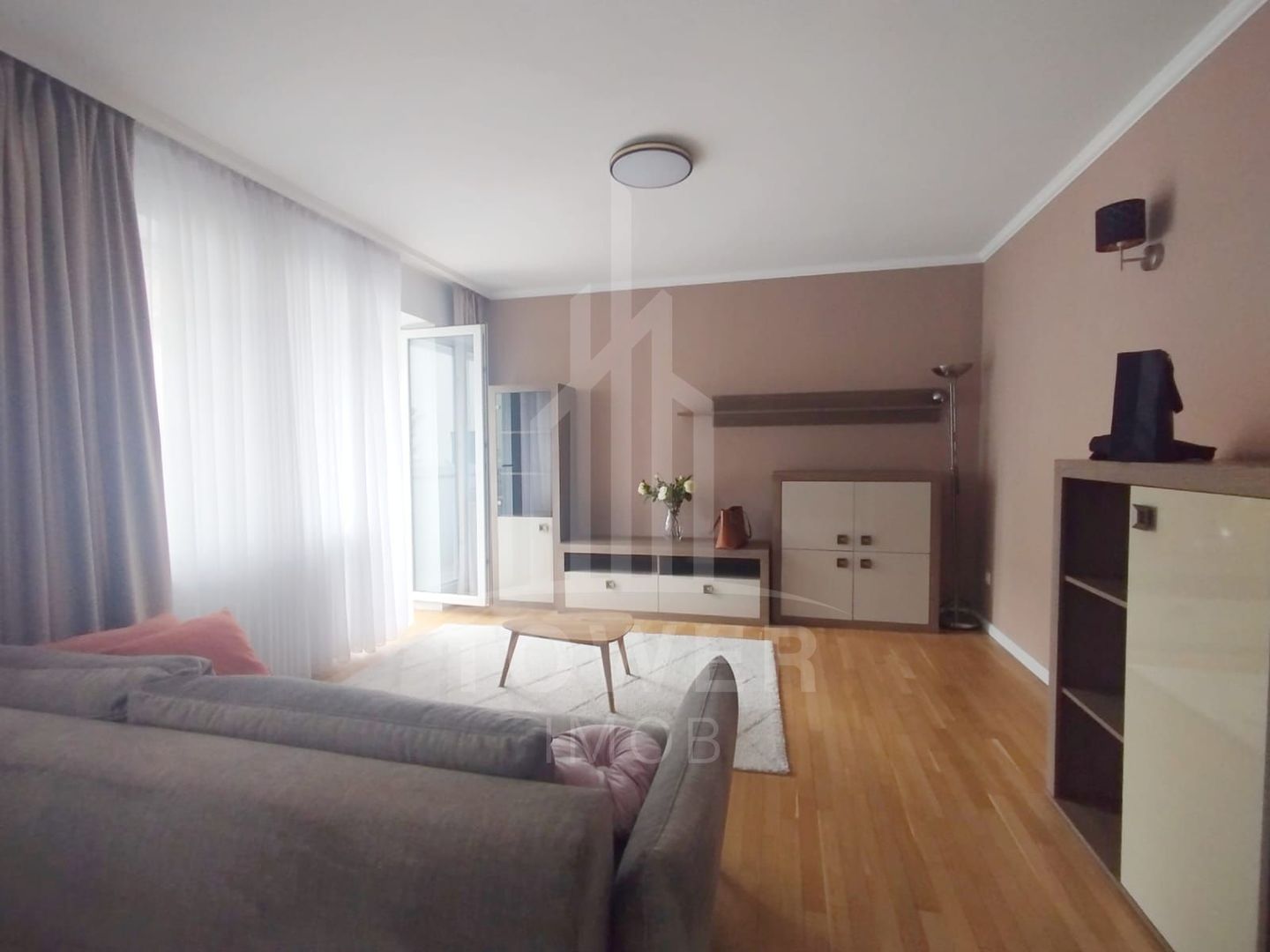 APARTAMENT DE VÂNZARE ÎN INIMA SIBIULUI – GATA DE MUTARE! - Poză 4