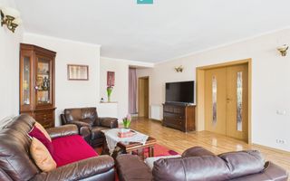 Vilă cu 7 camere, zona Aradului - Poză 1