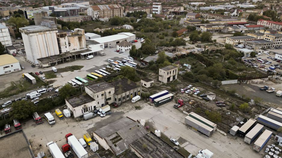 Clădiri industriale cu teren 6820mp - Poză 5