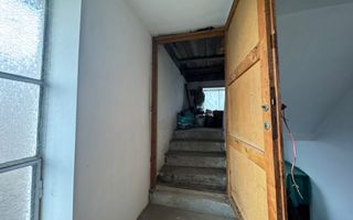 Investiție cu potențial: 2 apartamente + mansardă – Comison 0 - Poză 12