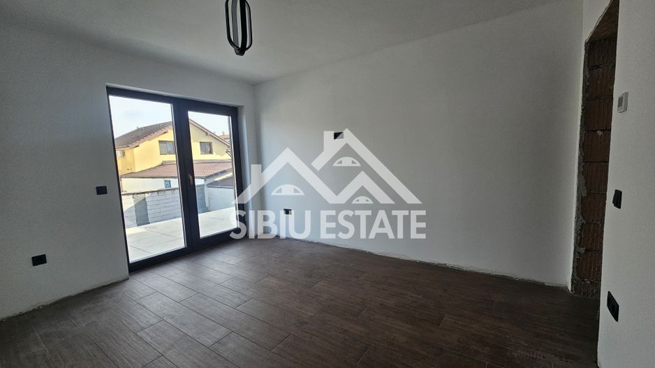 Casa noua gata de mutat, 4 dormitoare- Vandut - Poză 12