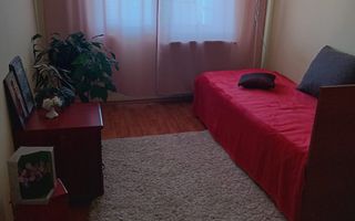 Apartament 4 camere. Zona Panselelor. Cu Centrala. - Poză 2