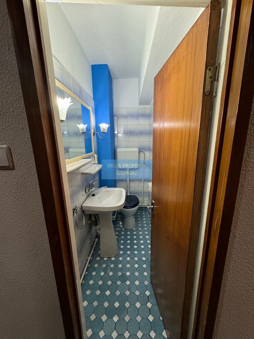 De vanzare apartament 3 camere - Poză 12