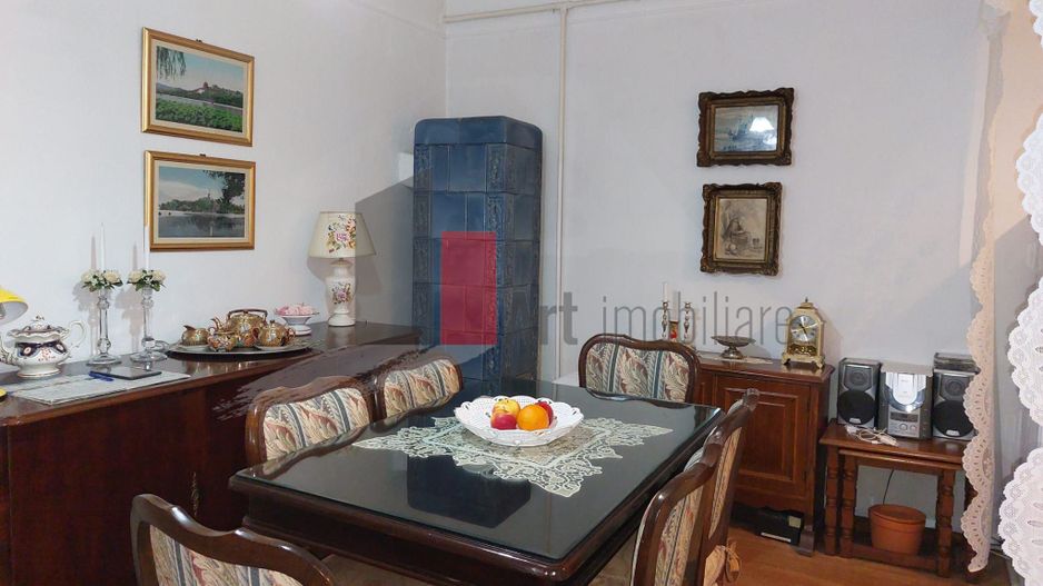 Apartamentul "SEMINTERRATO", Unirii-Cartierul Evreiesc, vila FARA RISC SEISMIC - Poză 2